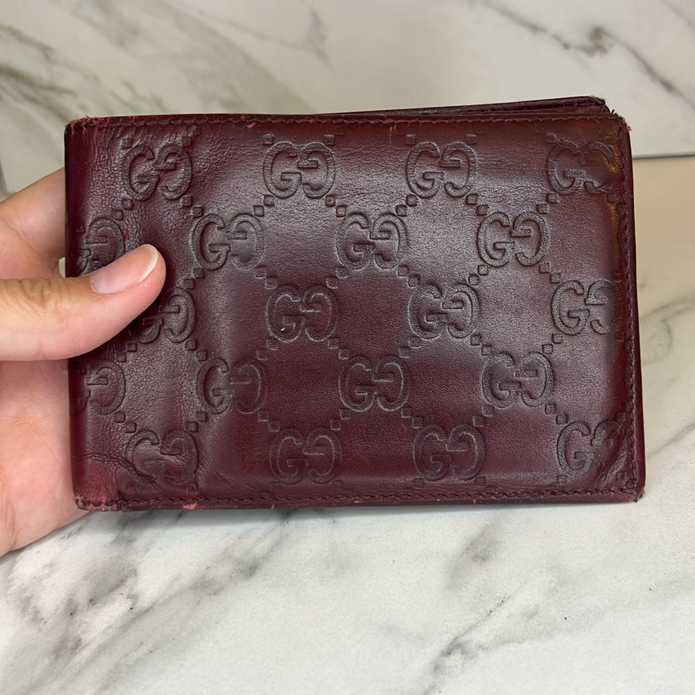 Men’s Gucci wallet